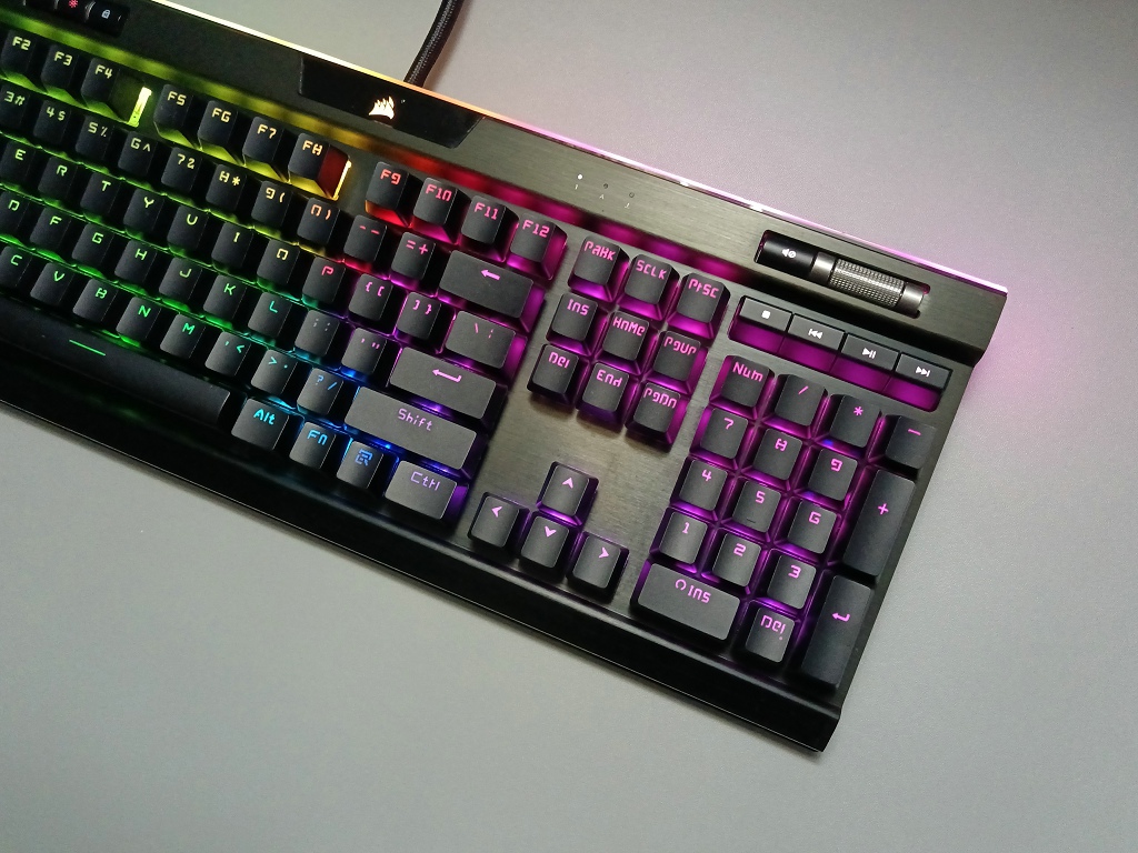 كورسير PBT غطاء مفاتيح شفاف لـ - مراجعة Gaming Keyboard Corsair وسعره