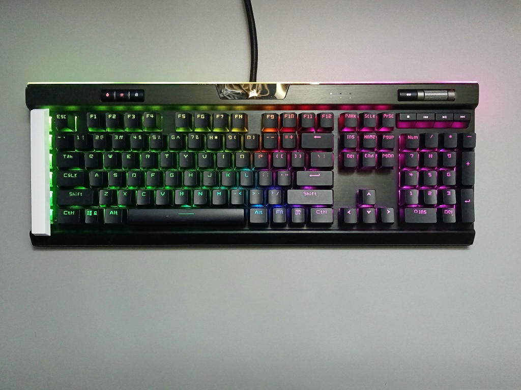 كورسير PBT غطاء مفاتيح شفاف لـ - مراجعة Gaming Keyboard Corsair وسعره