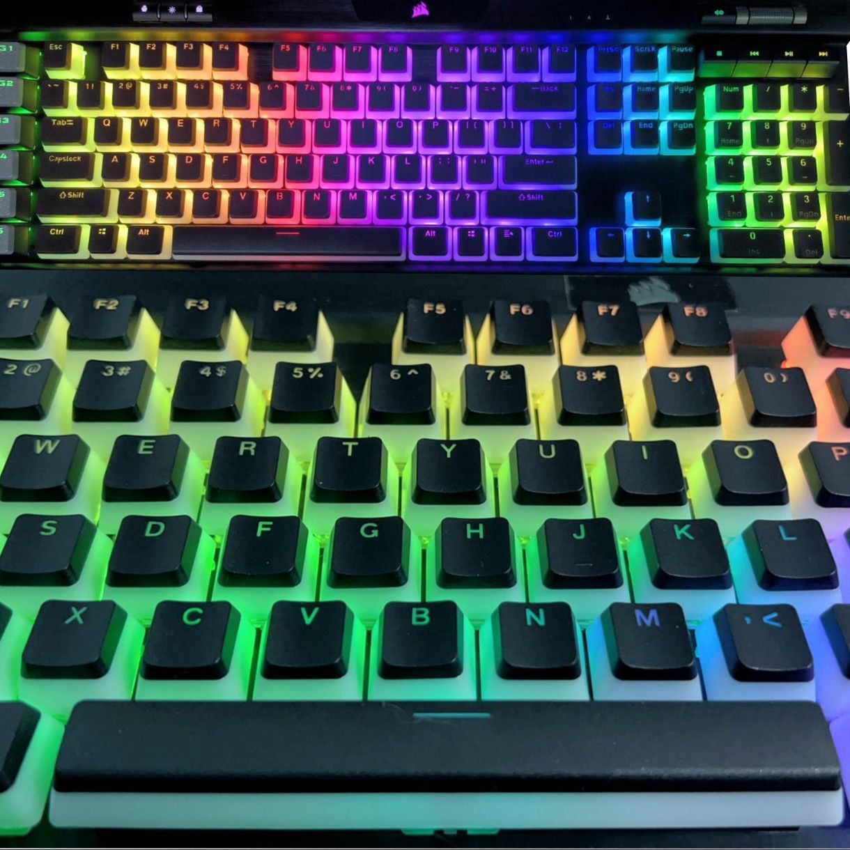 شفافة قرصان بودنغ أغطية المفات - مراجعة Gaming Keyboard Corsair وسعره